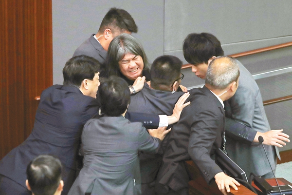 港独议员最新动态与科技新品重塑生活体验