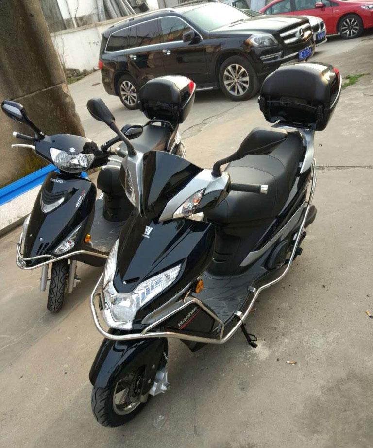 豪爵最新电喷踏板车，小巷中的惊喜发现
