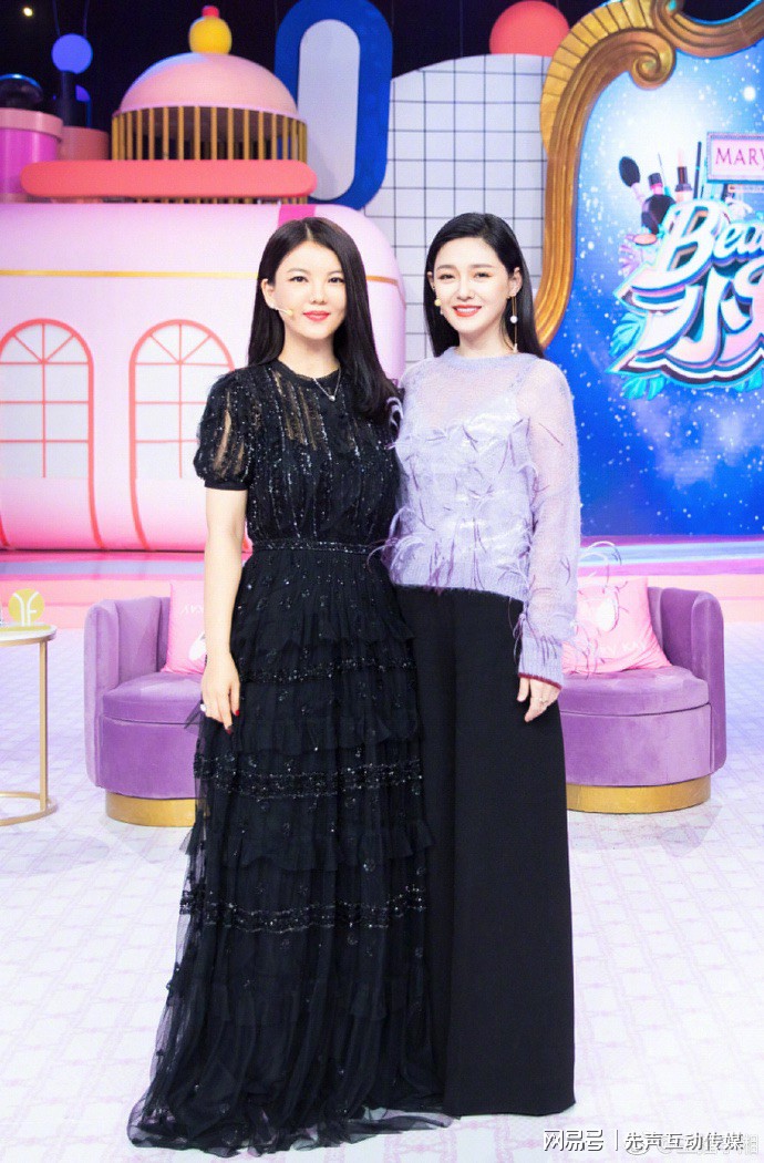 李湘与蒋欣探寻繁华中的隐秘宝藏，小巷奇遇揭秘特色小店
